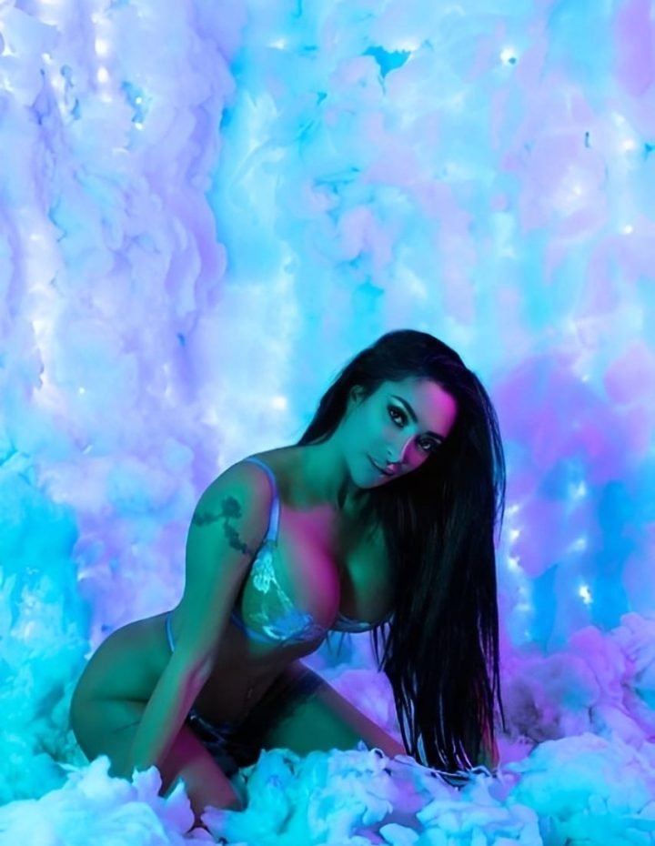 Hire Topless Waitress in Melbourne